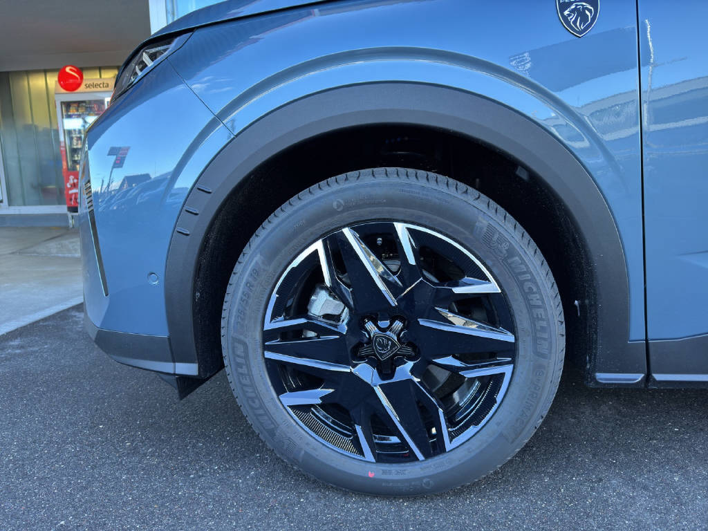 PEUGEOT 5008 1.2 Hybrid GT-image-9