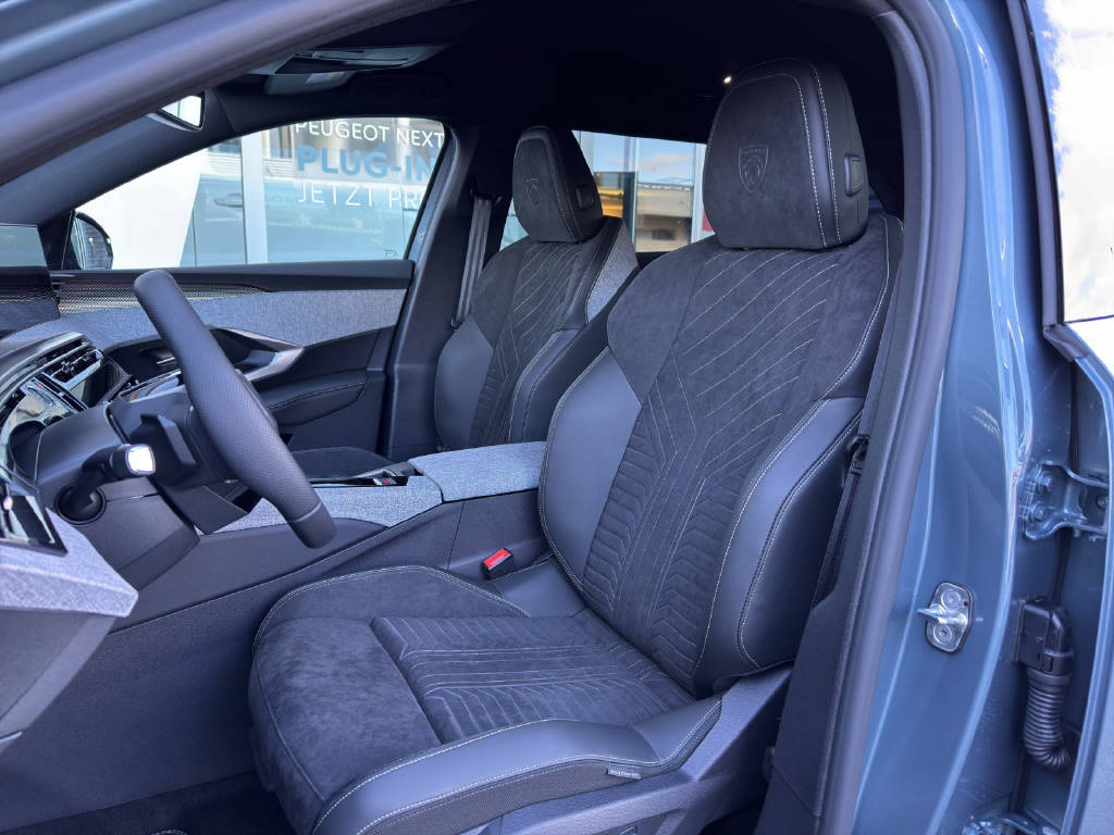 PEUGEOT 5008 1.2 Hybrid GT-image-4