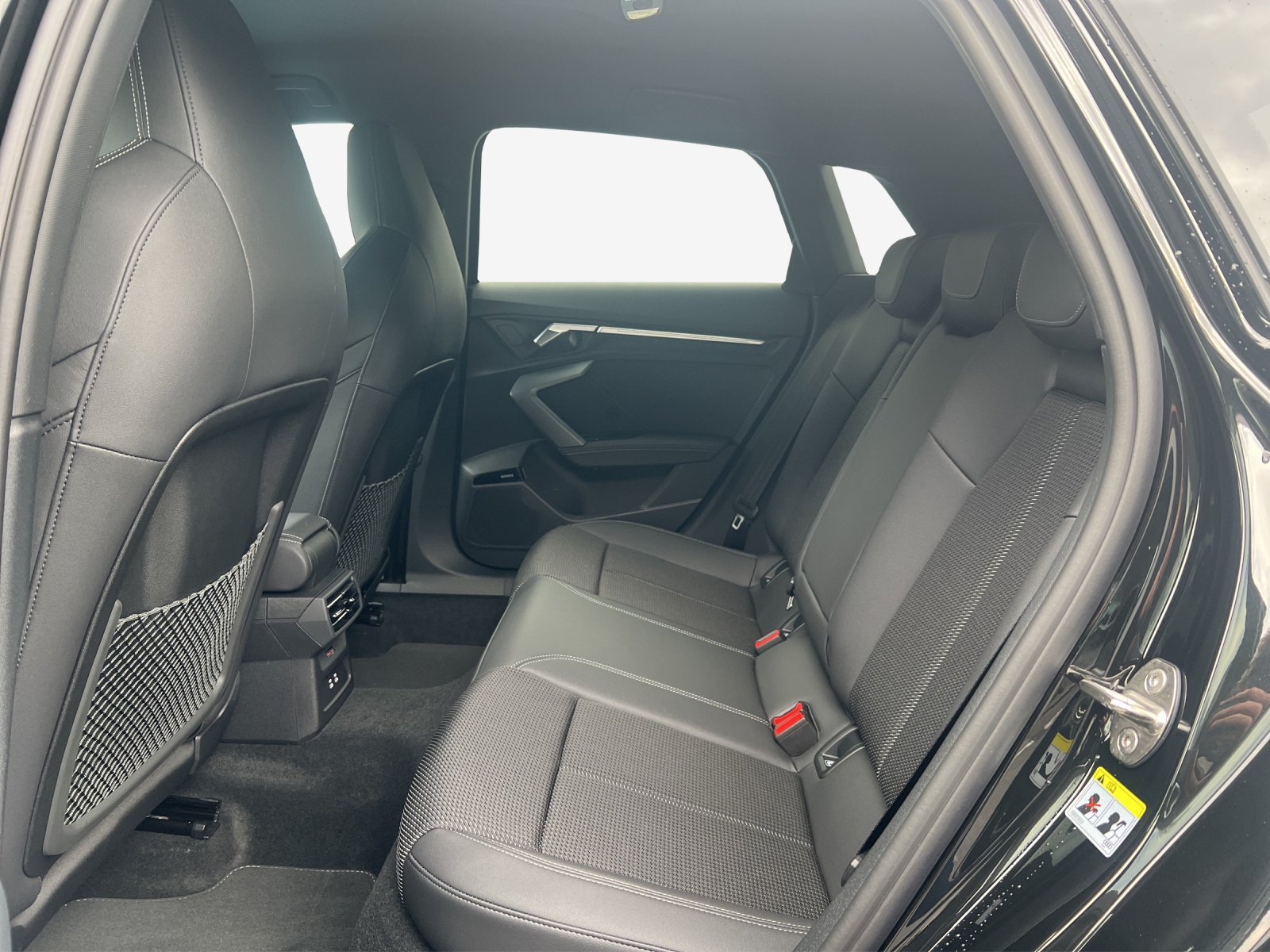 AUDI A3 allstreet 35 TFSI Attraction S-tronic-image-11