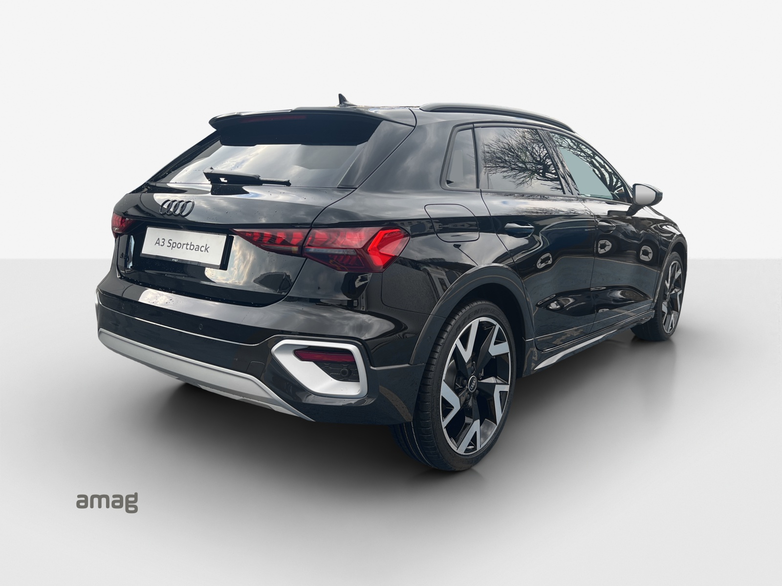 AUDI A3 allstreet 35 TFSI Attraction S-tronic-image-4