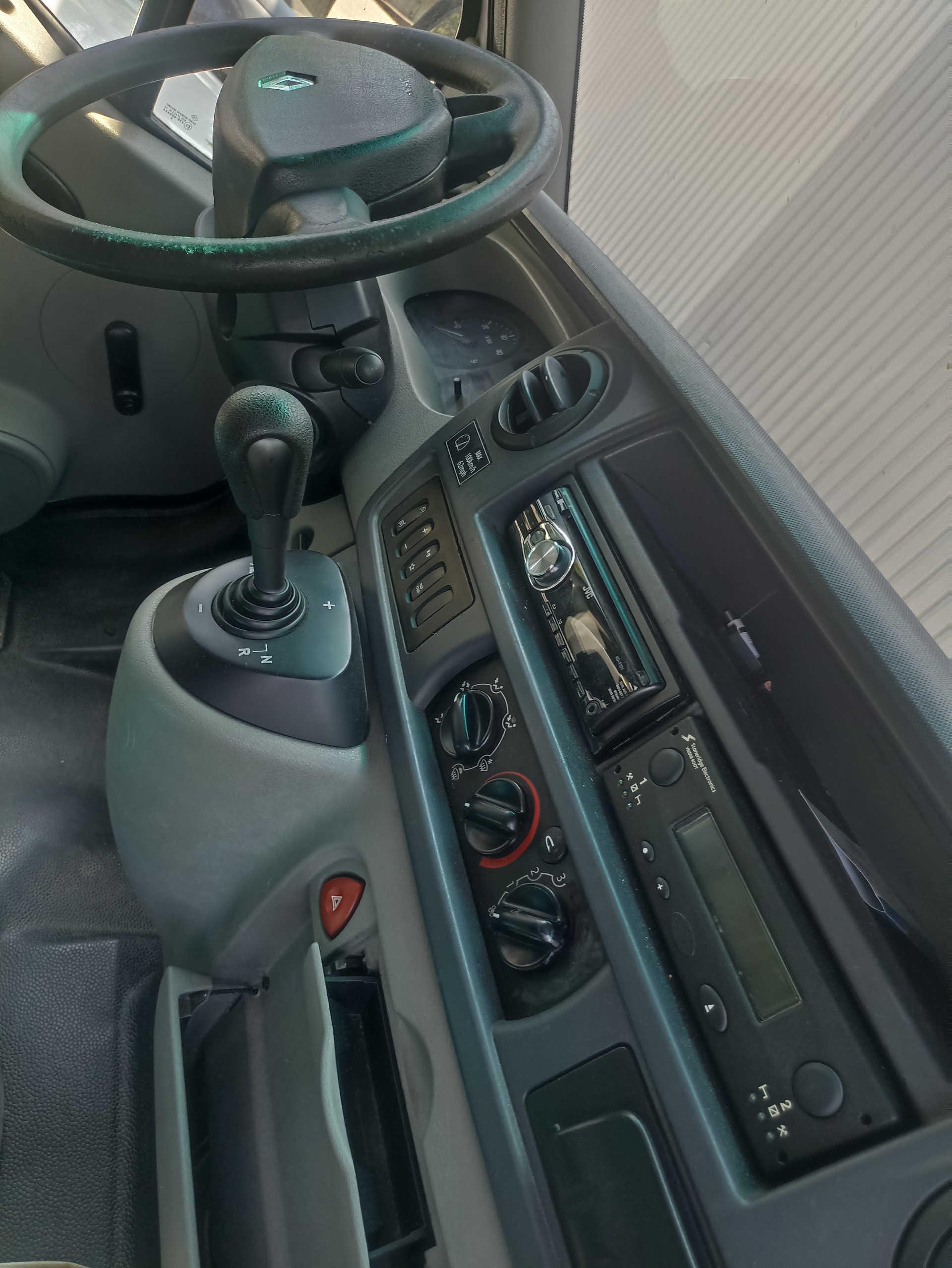 RENAULT MASTER-image-11