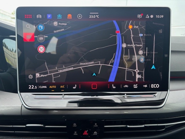 VW Golf 1.5 TSI PHEV Style-image-12