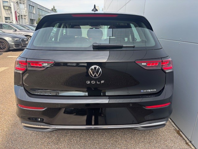 VW Golf 1.5 TSI PHEV Style-image-4