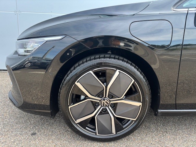 VW Golf 1.5 TSI PHEV Style-image-5