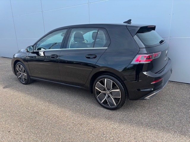 VW Golf 1.5 TSI PHEV Style-image-3