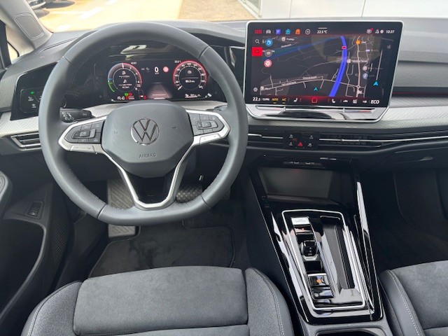 VW Golf 1.5 TSI PHEV Style-image-10