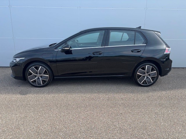 VW Golf 1.5 TSI PHEV Style-image-1