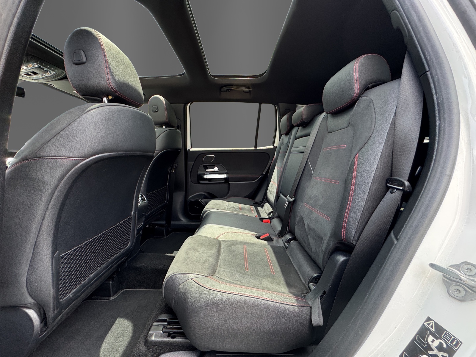 MERCEDES-BENZ GLB 250 AMG Line 4 MATIC-image-12