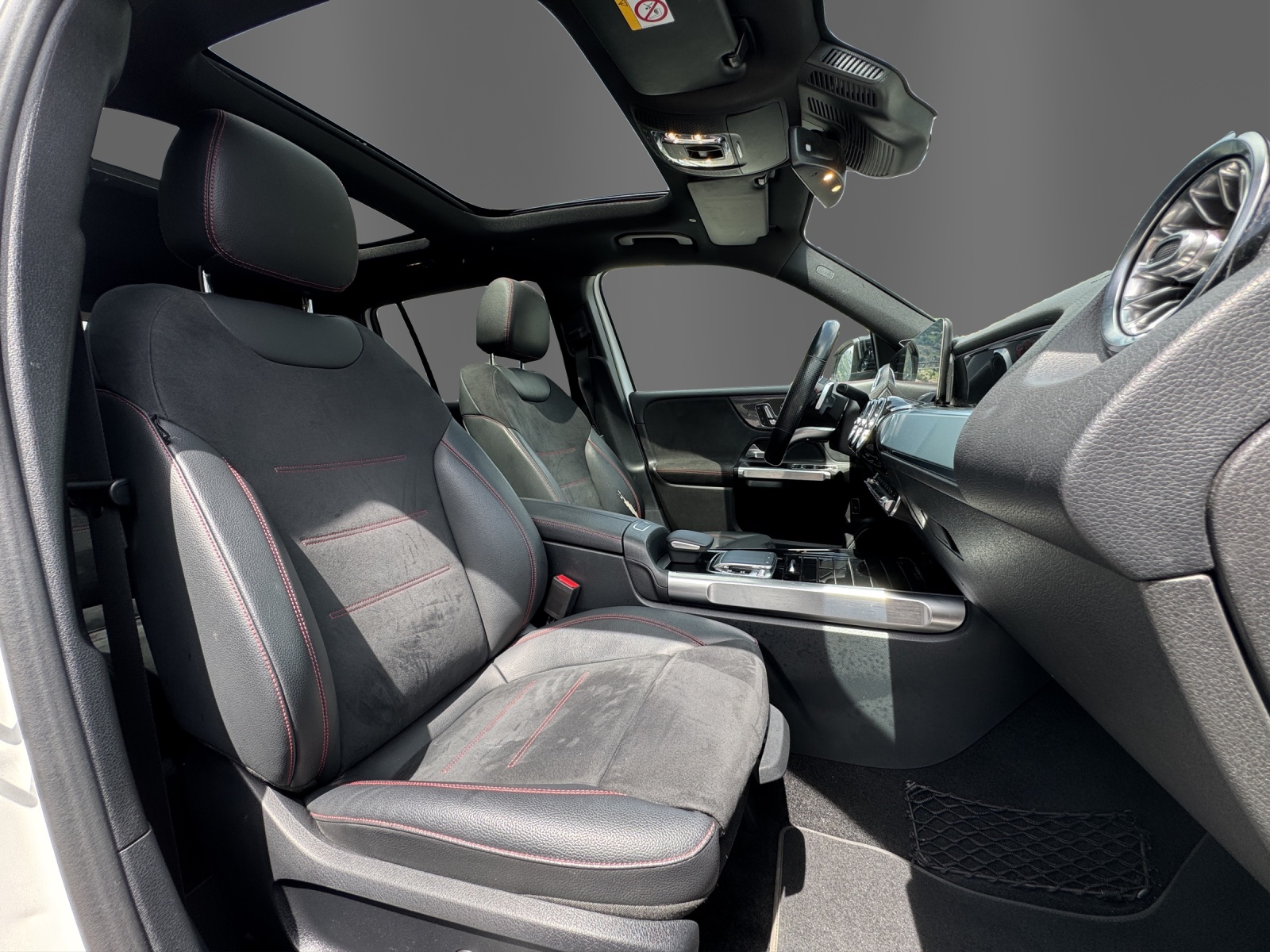 MERCEDES-BENZ GLB 250 AMG Line 4 MATIC-image-17