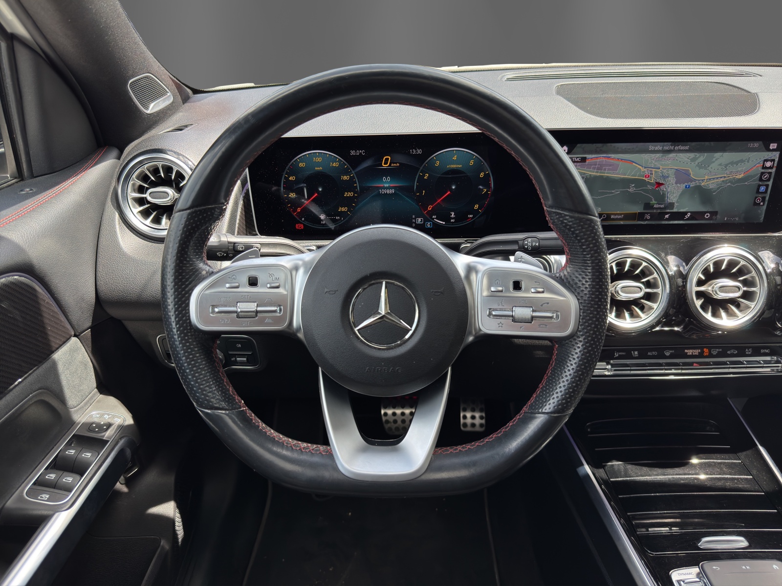 MERCEDES-BENZ GLB 250 AMG Line 4 MATIC-image-9