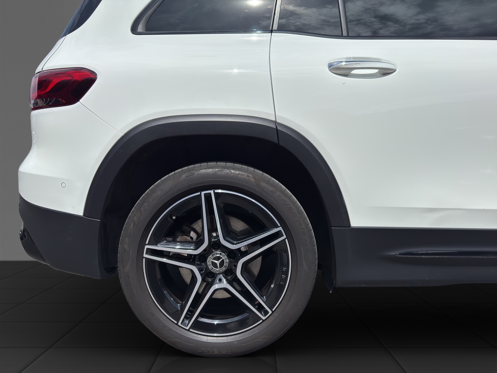 MERCEDES-BENZ GLB 250 AMG Line 4 MATIC-image-23