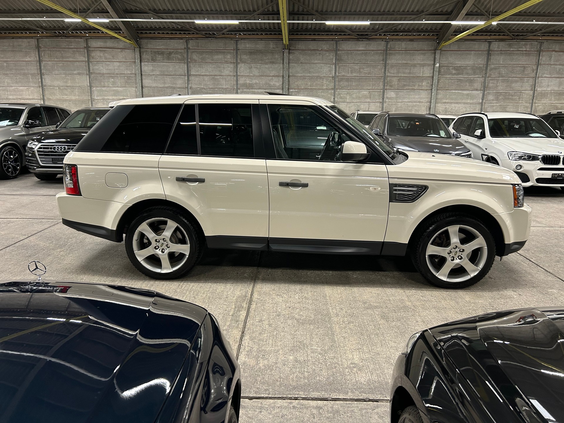 LAND ROVER Range Rover Sport 3.6 TDV8 Autobiography Automatic-image-2