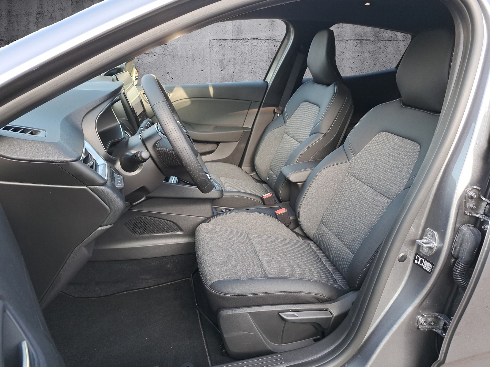 MITSUBISHI Colt 1.6 HEV Instyle-image-9