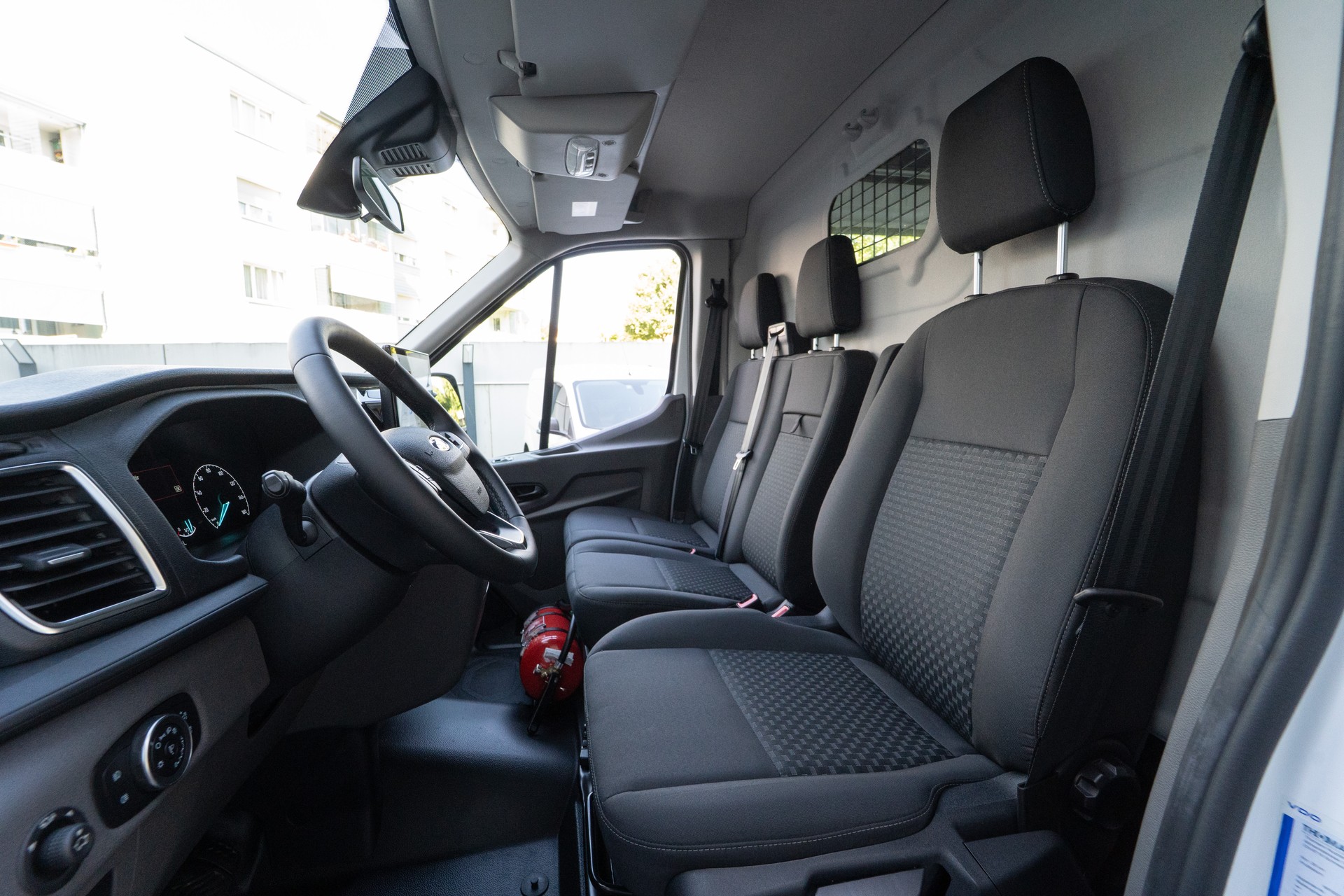 FORD E-Transit Van 390 L3H2 68kWh Trend-image-7