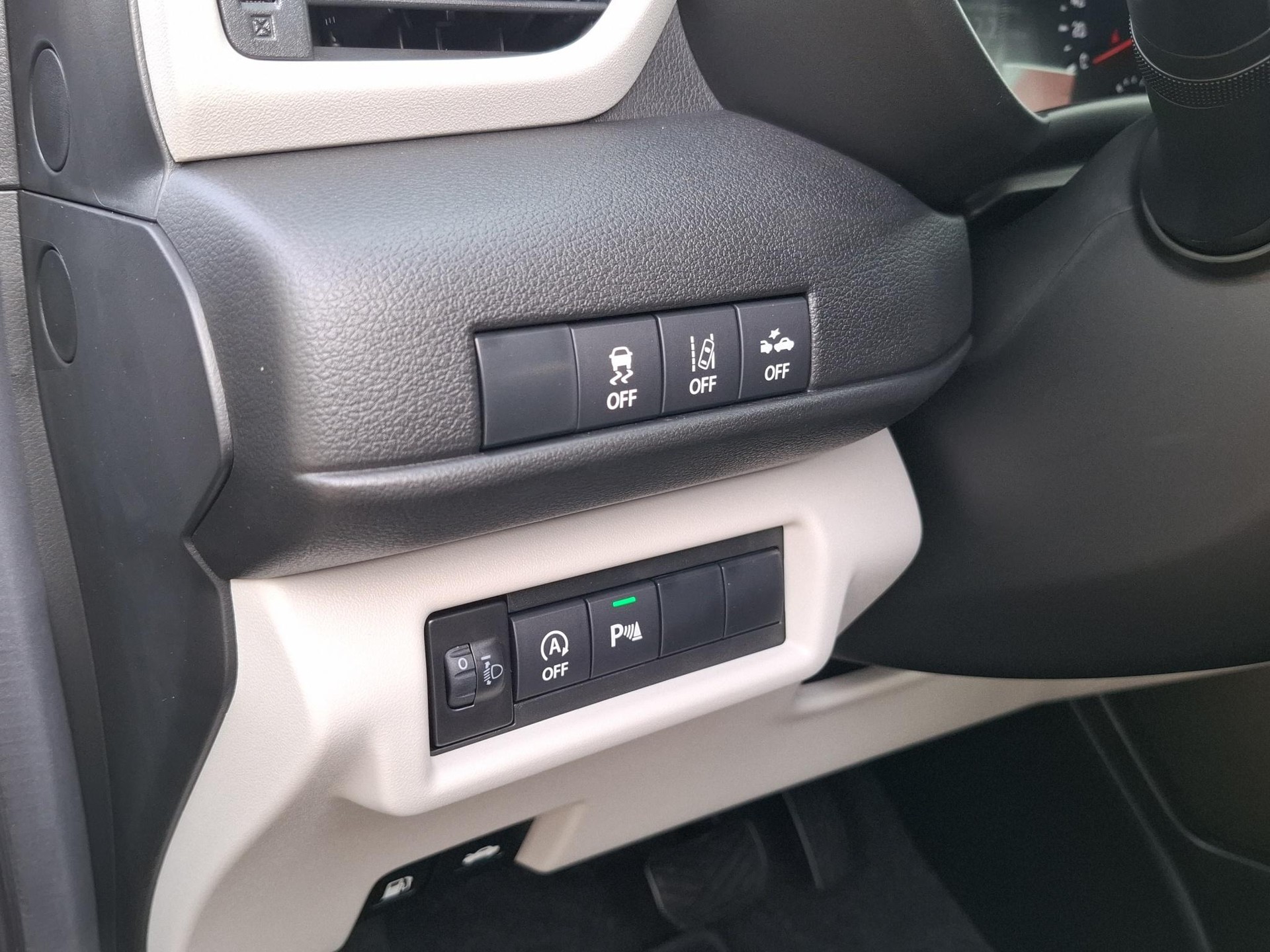 SUZUKI Swift 1.2 Compact Top Hybrid-image-5