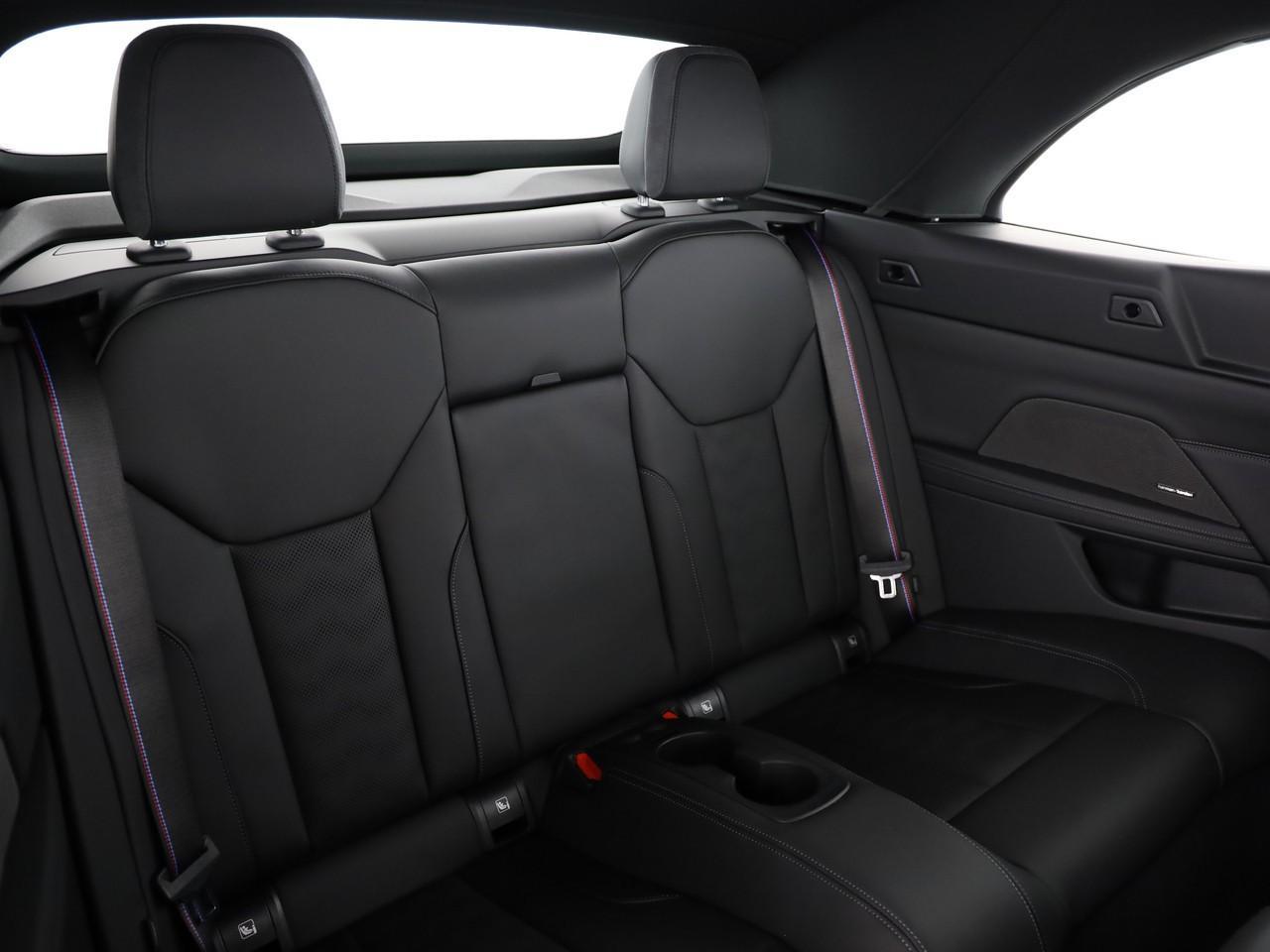 BMW M4 Cabrio Competition M xDrive-image-18