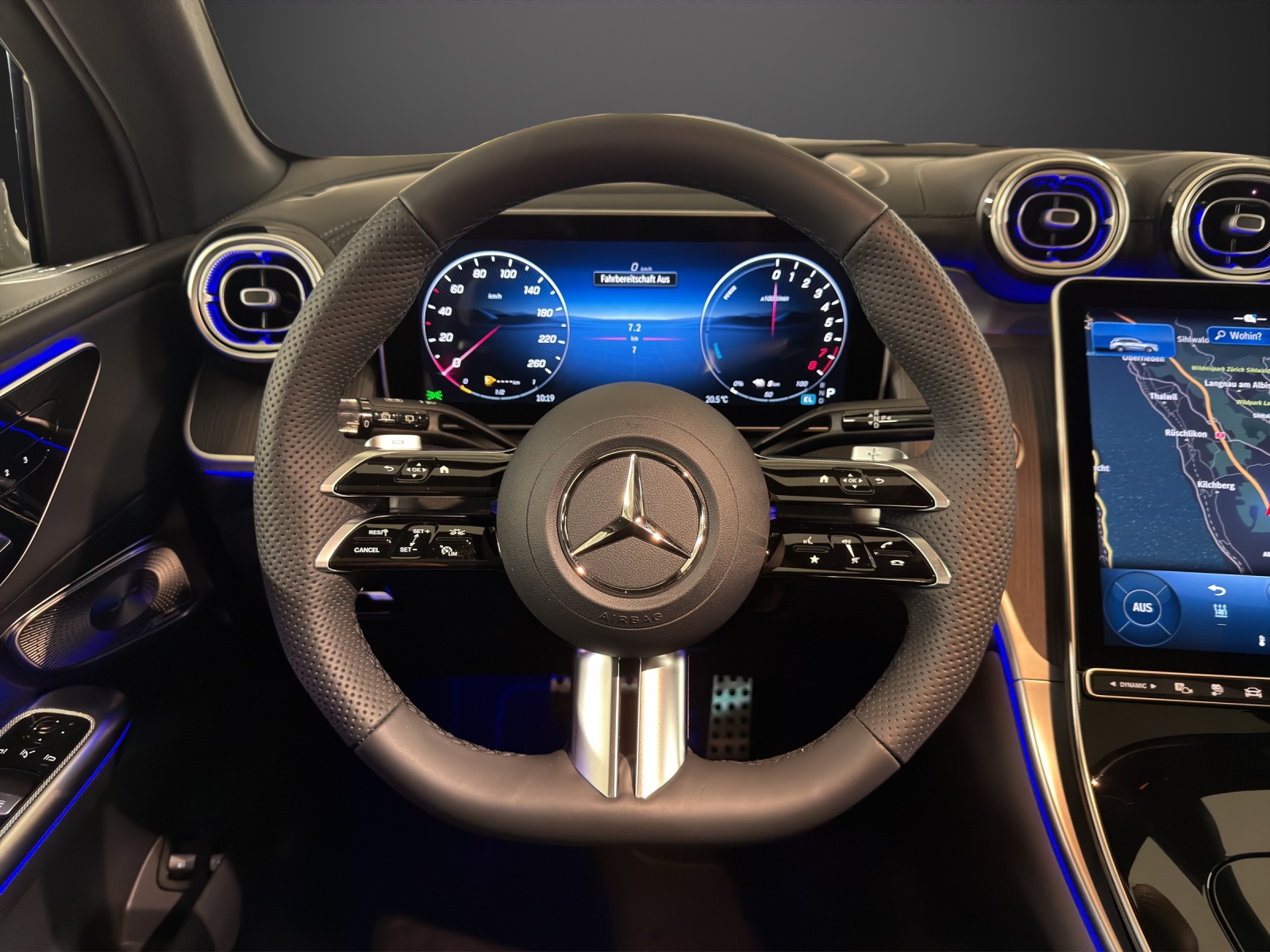 MERCEDES-BENZ GLC 300 e 4Matic 9G-Tronic-image-10