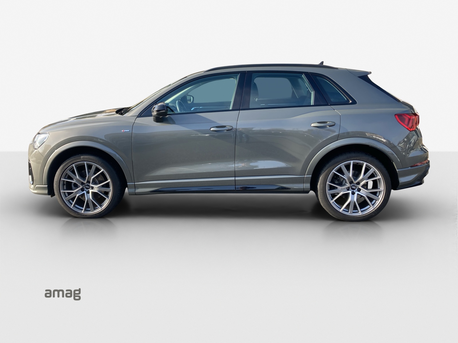 AUDI Q3 40 TDI S line Attraction quattro S-tronic-image-1