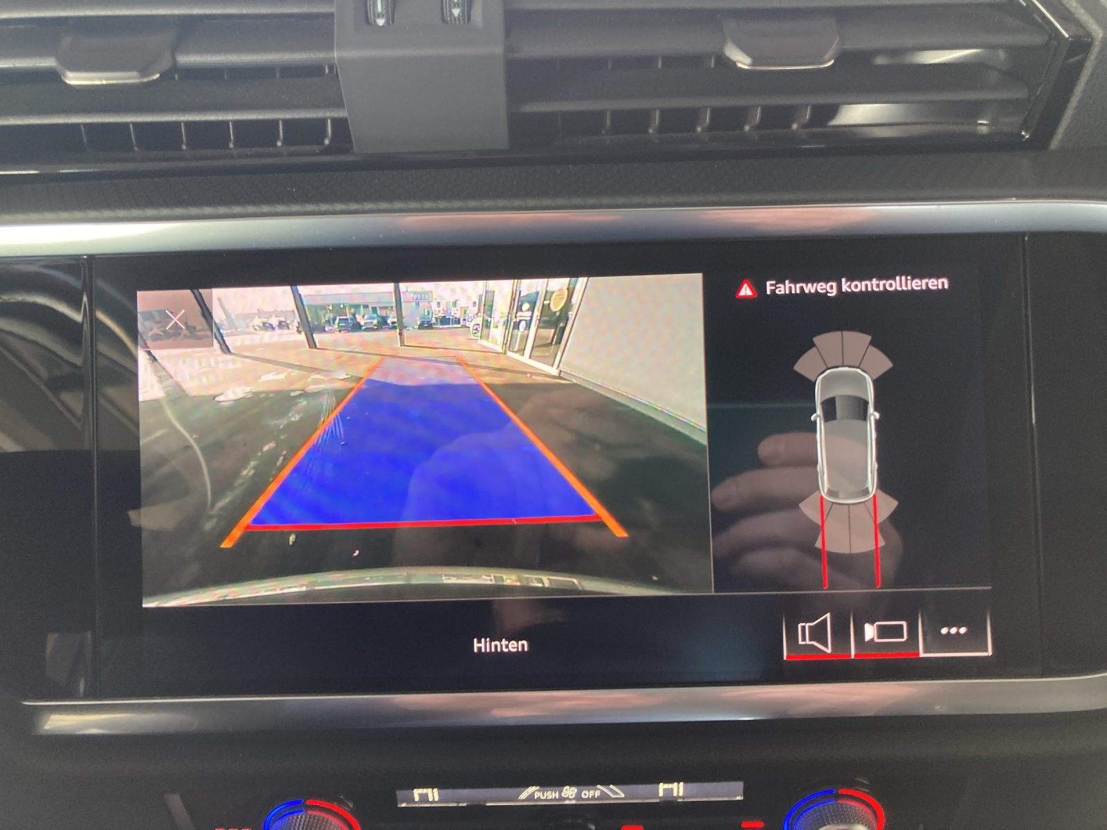 AUDI Q3 40 TDI S line Attraction quattro S-tronic-image-14
