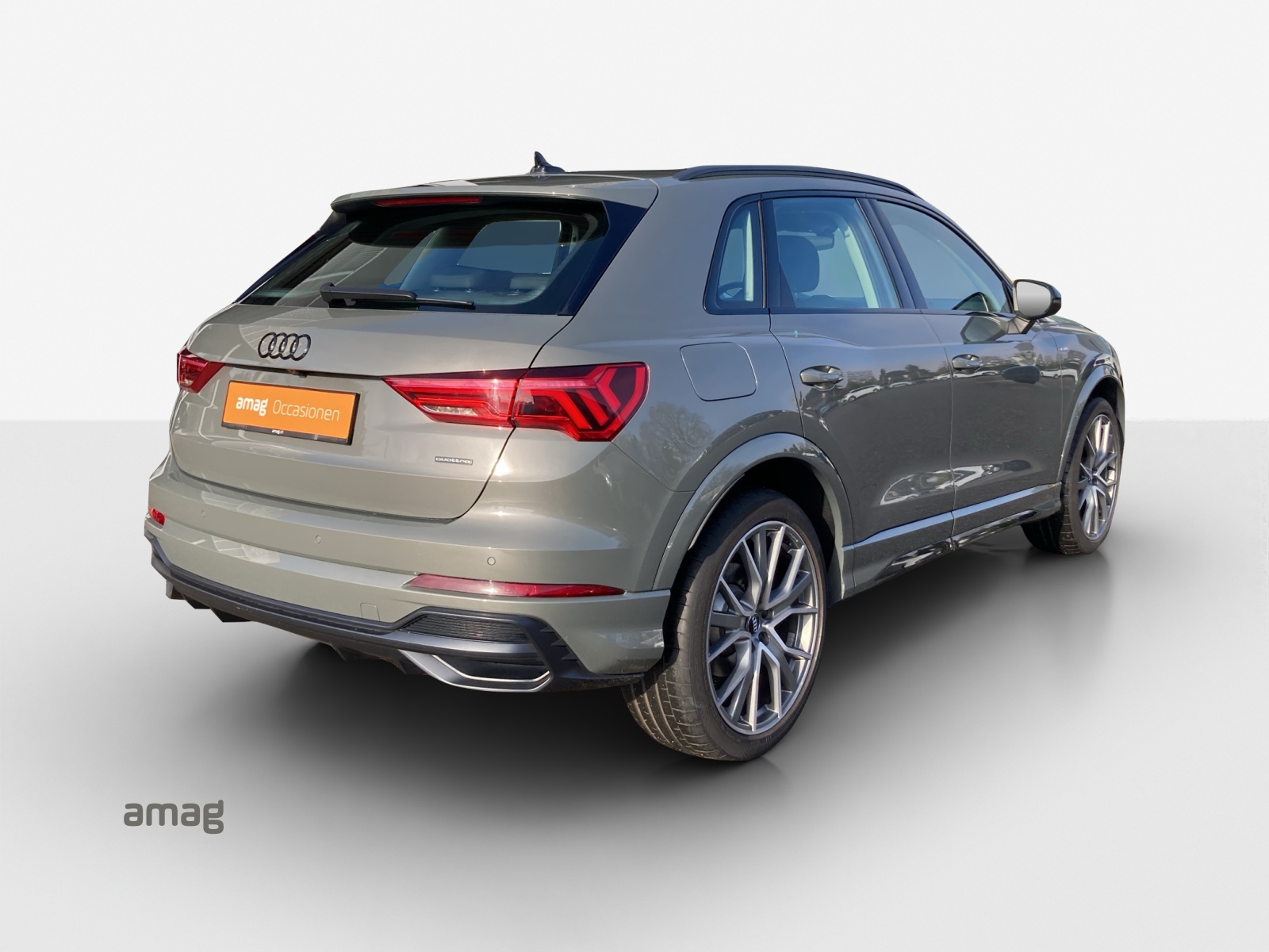 AUDI Q3 40 TDI S line Attraction quattro S-tronic-image-4