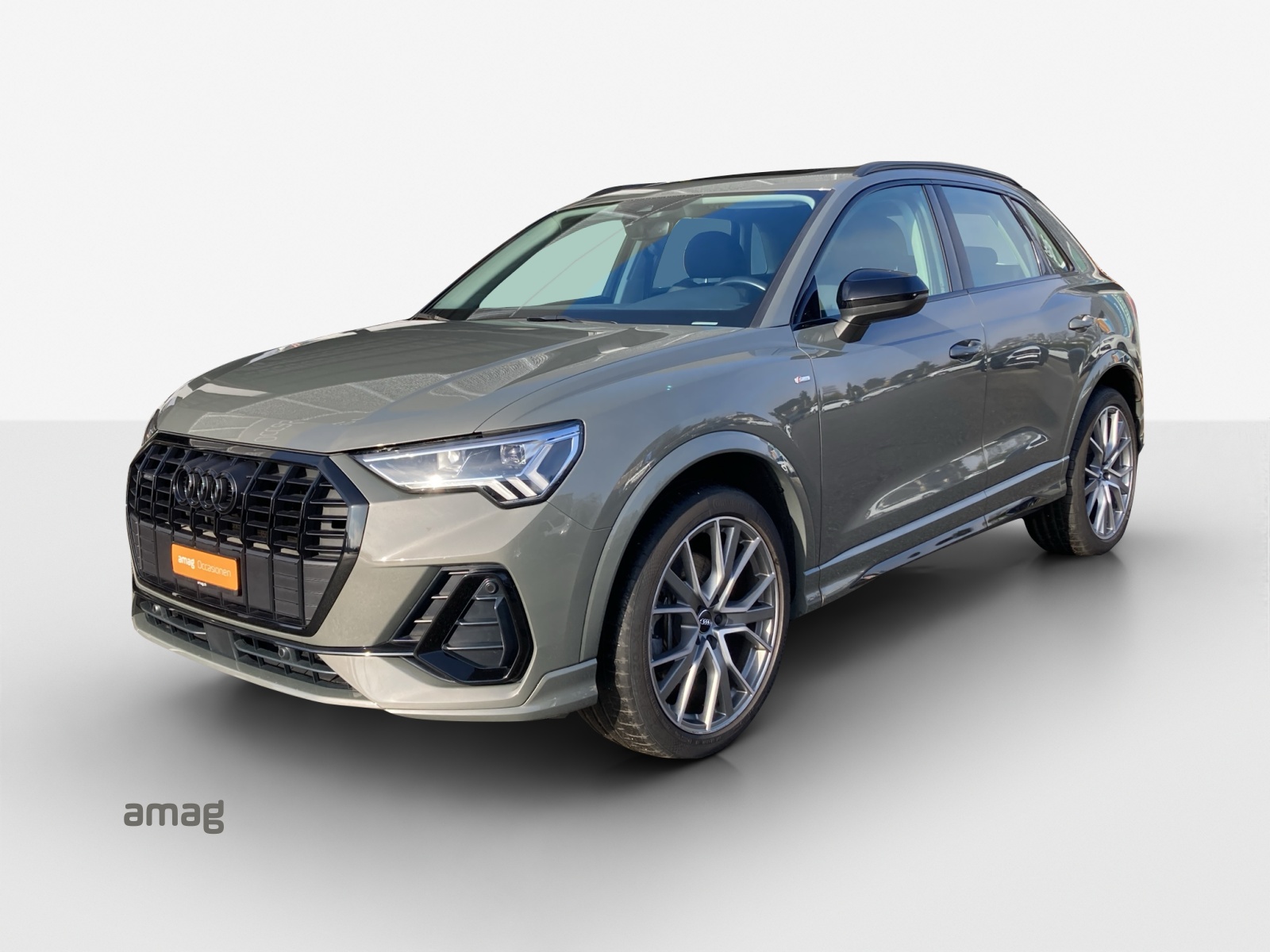 AUDI Q3 40 TDI S line Attraction quattro S-tronic-image-0
