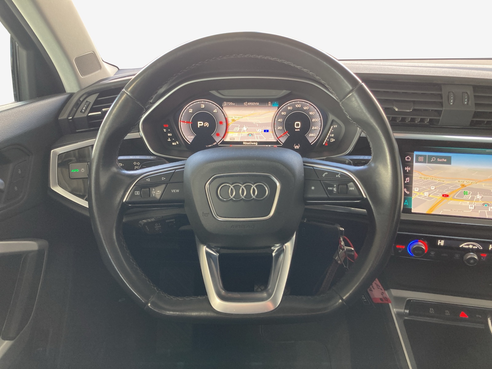 AUDI Q3 40 TDI S line Attraction quattro S-tronic-image-9