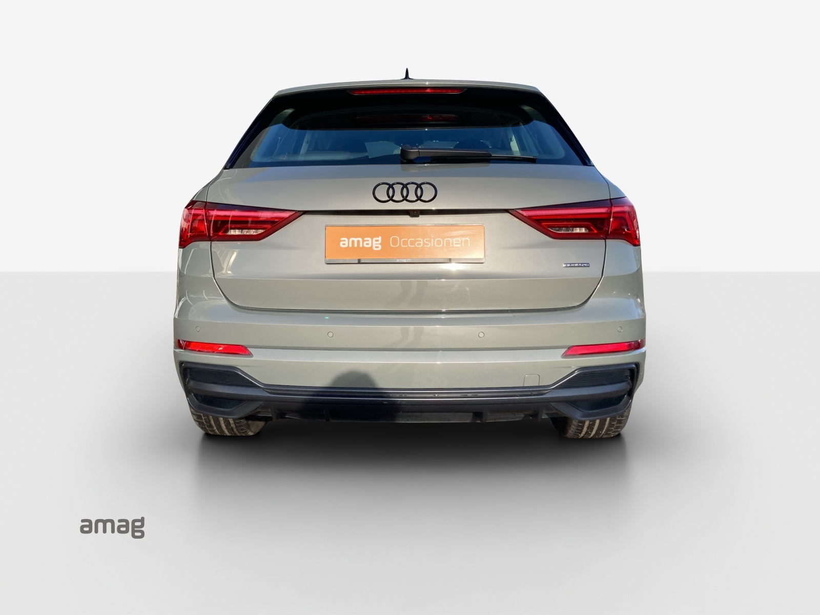 AUDI Q3 40 TDI S line Attraction quattro S-tronic-image-3