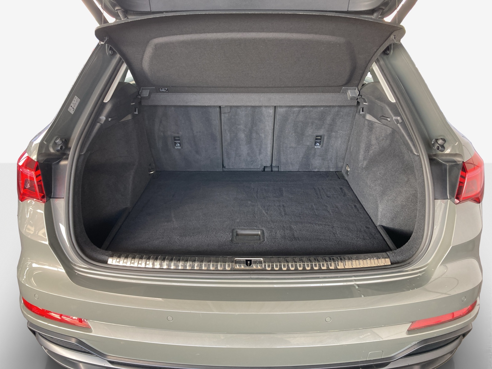 AUDI Q3 40 TDI S line Attraction quattro S-tronic-image-12