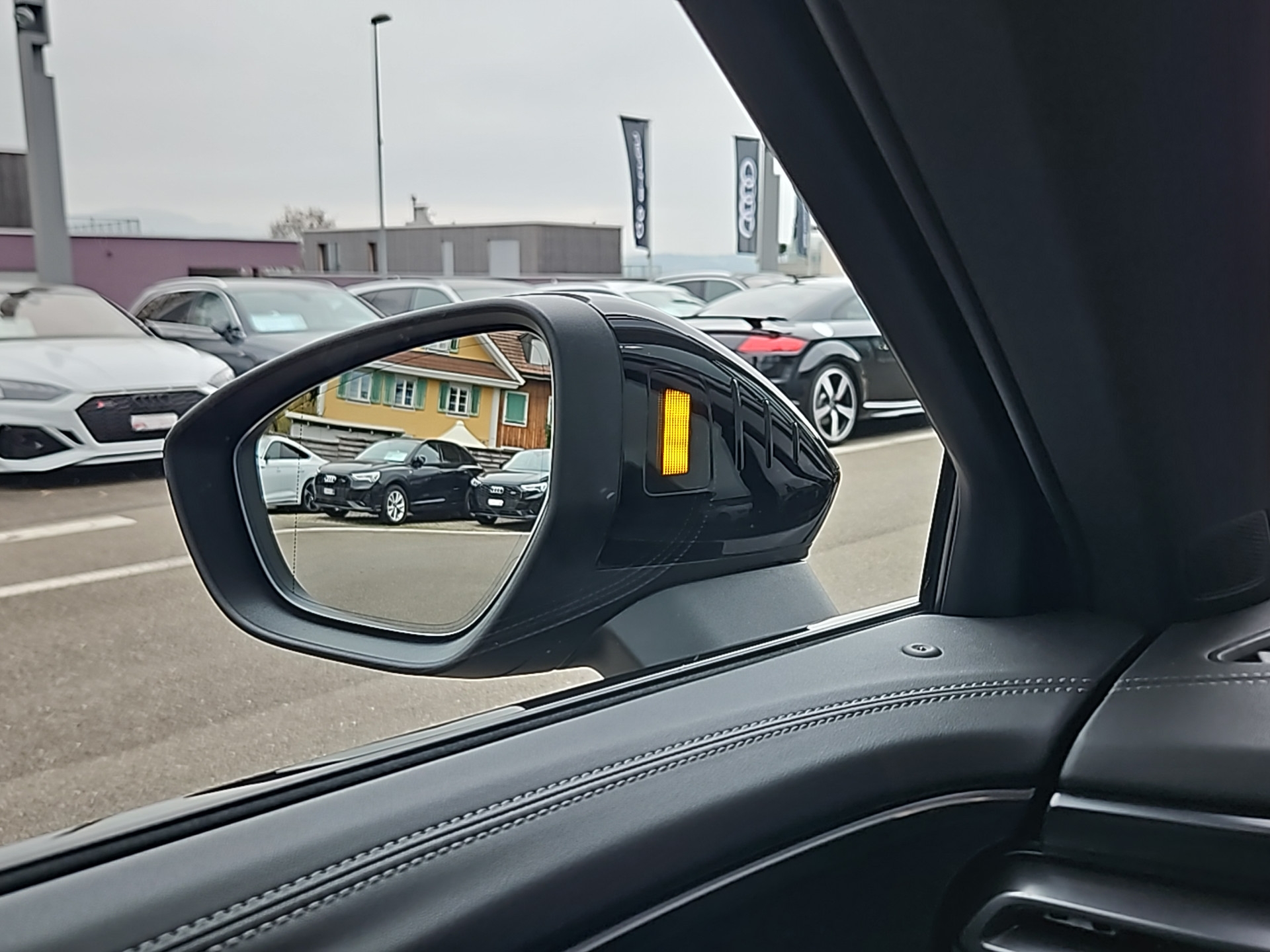 AUDI A5 Avant TDI quattro 150 kW S tronic Mythosschwarz Metallic-image-15