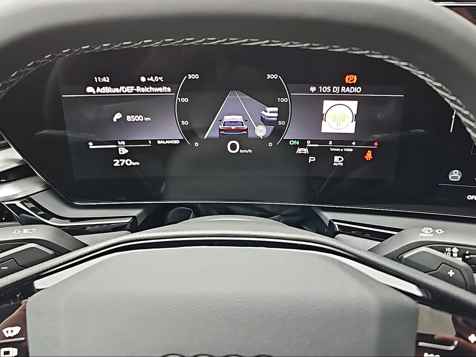 AUDI A5 Avant TDI quattro 150 kW S tronic Mythosschwarz Metallic-image-10