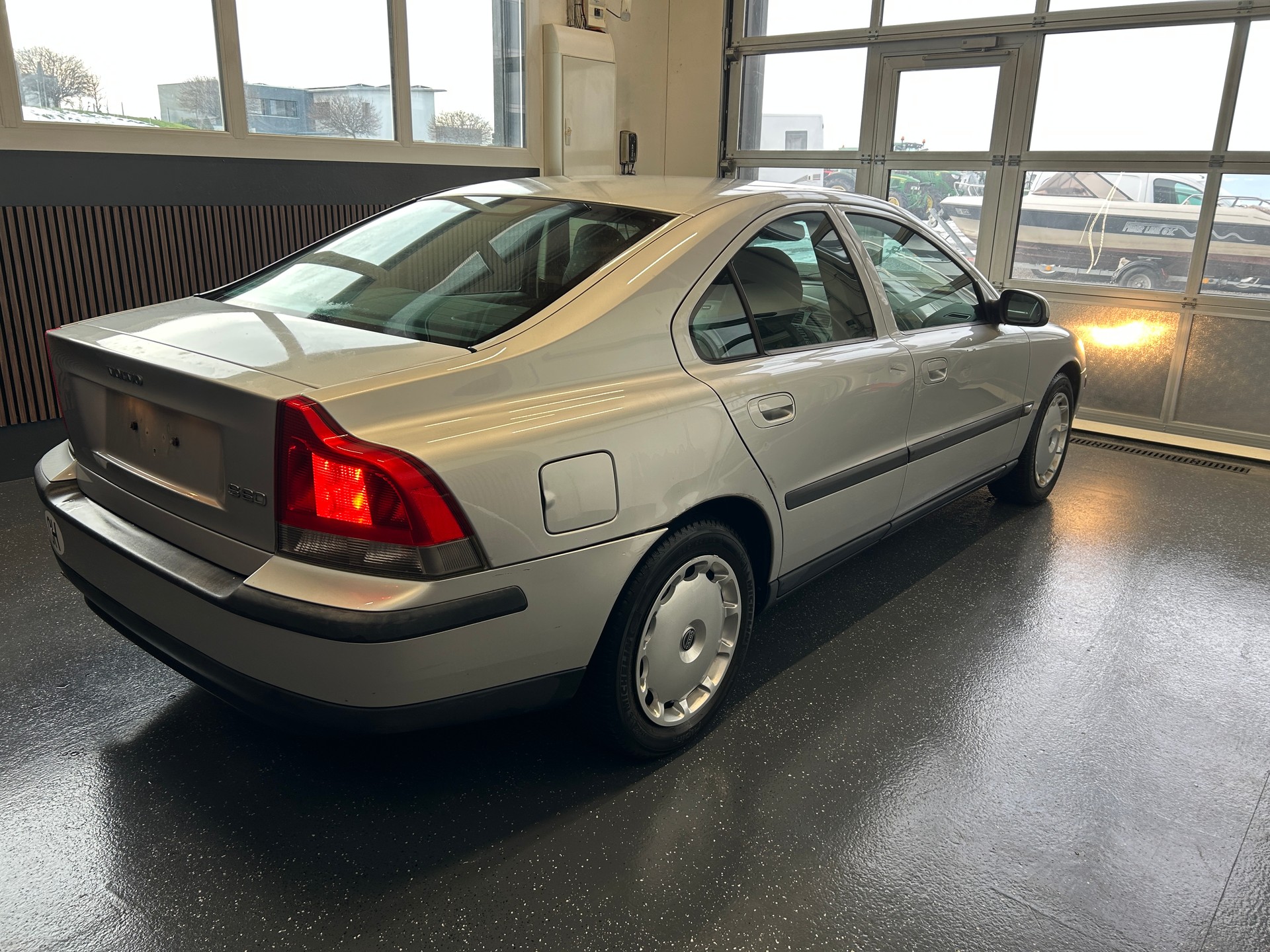 VOLVO S60 2.4T-image-3