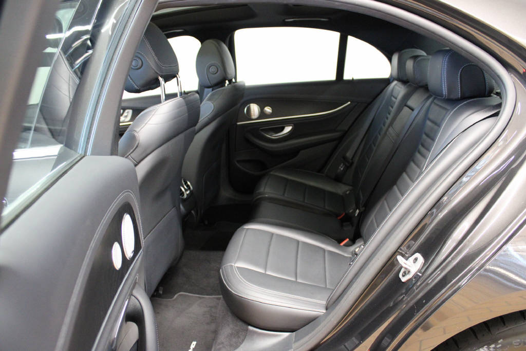 MERCEDES-BENZ E 450 4Matic AMG Line-image-12