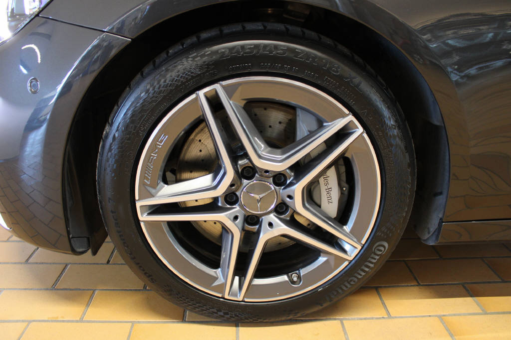 MERCEDES-BENZ E 450 4Matic AMG Line-image-15