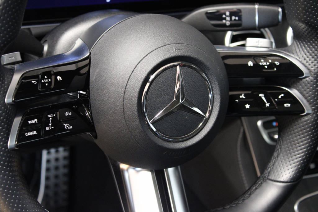 MERCEDES-BENZ E 450 4Matic AMG Line-image-8