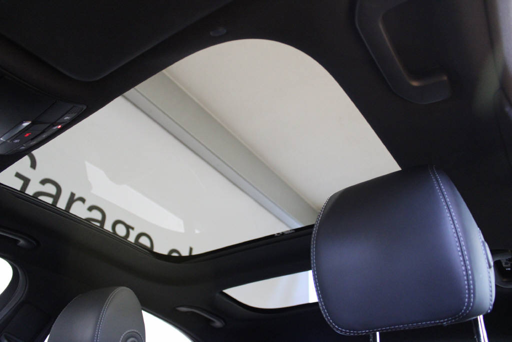 MERCEDES-BENZ E 450 4Matic AMG Line-image-4