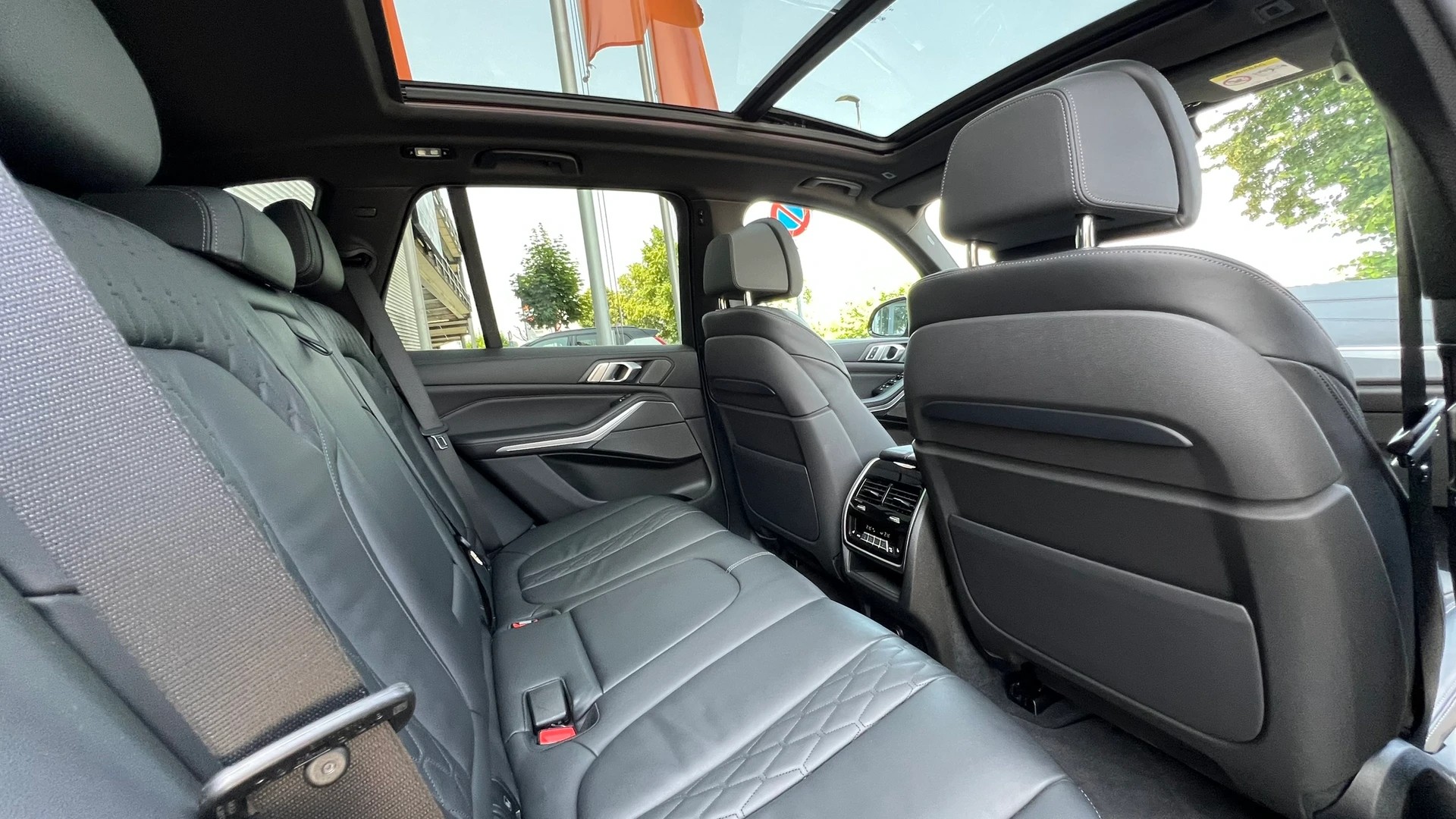 BMW X5 XDRIVE M50d STEPTRONIC PLUS BLACK l 400 PS-image-28