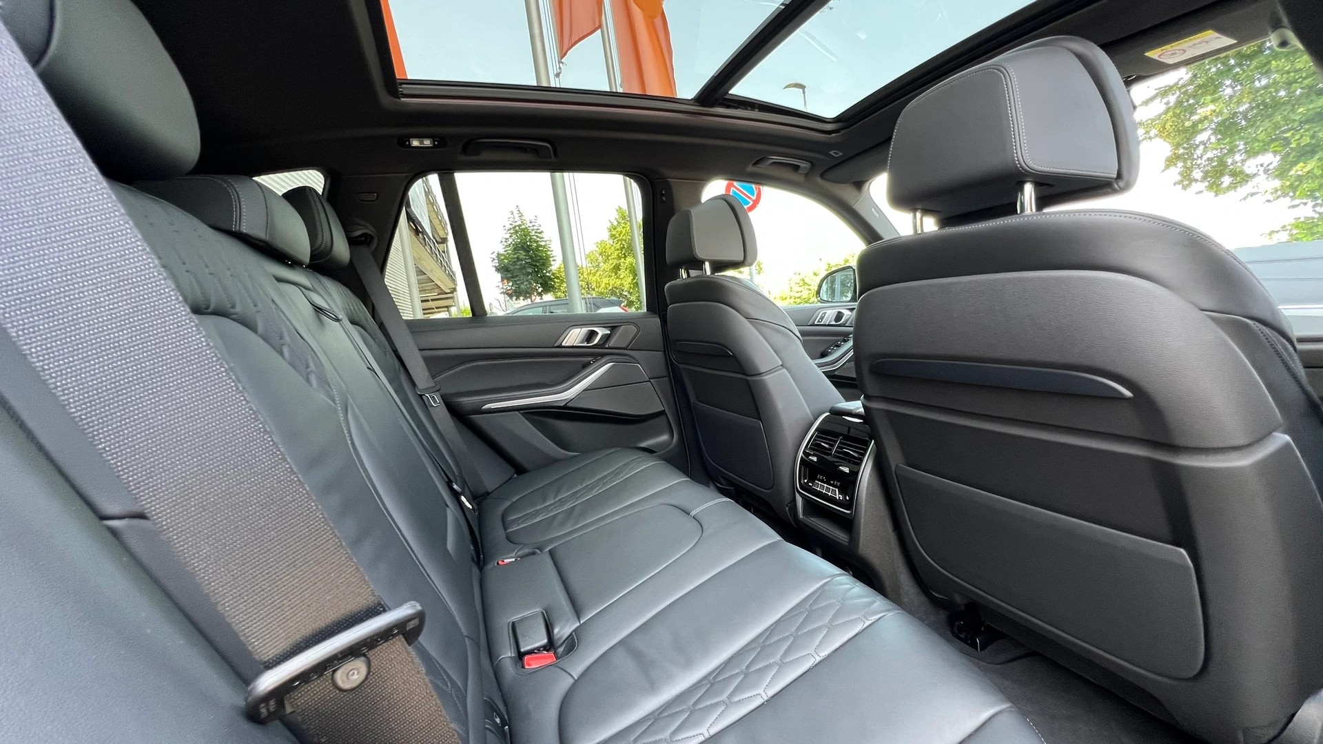 BMW X5 XDRIVE M50d STEPTRONIC PLUS BLACK l 400 PS-image-25