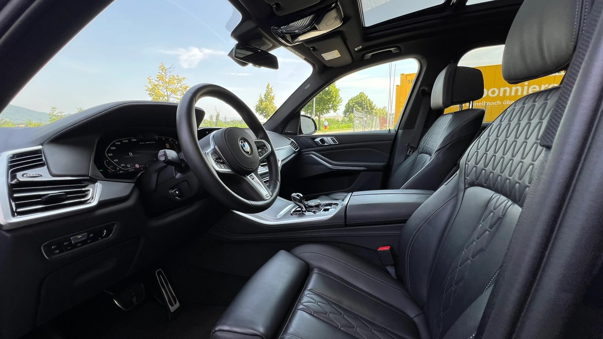 BMW X5 XDRIVE M50d STEPTRONIC PLUS BLACK l 400 PS-image-23