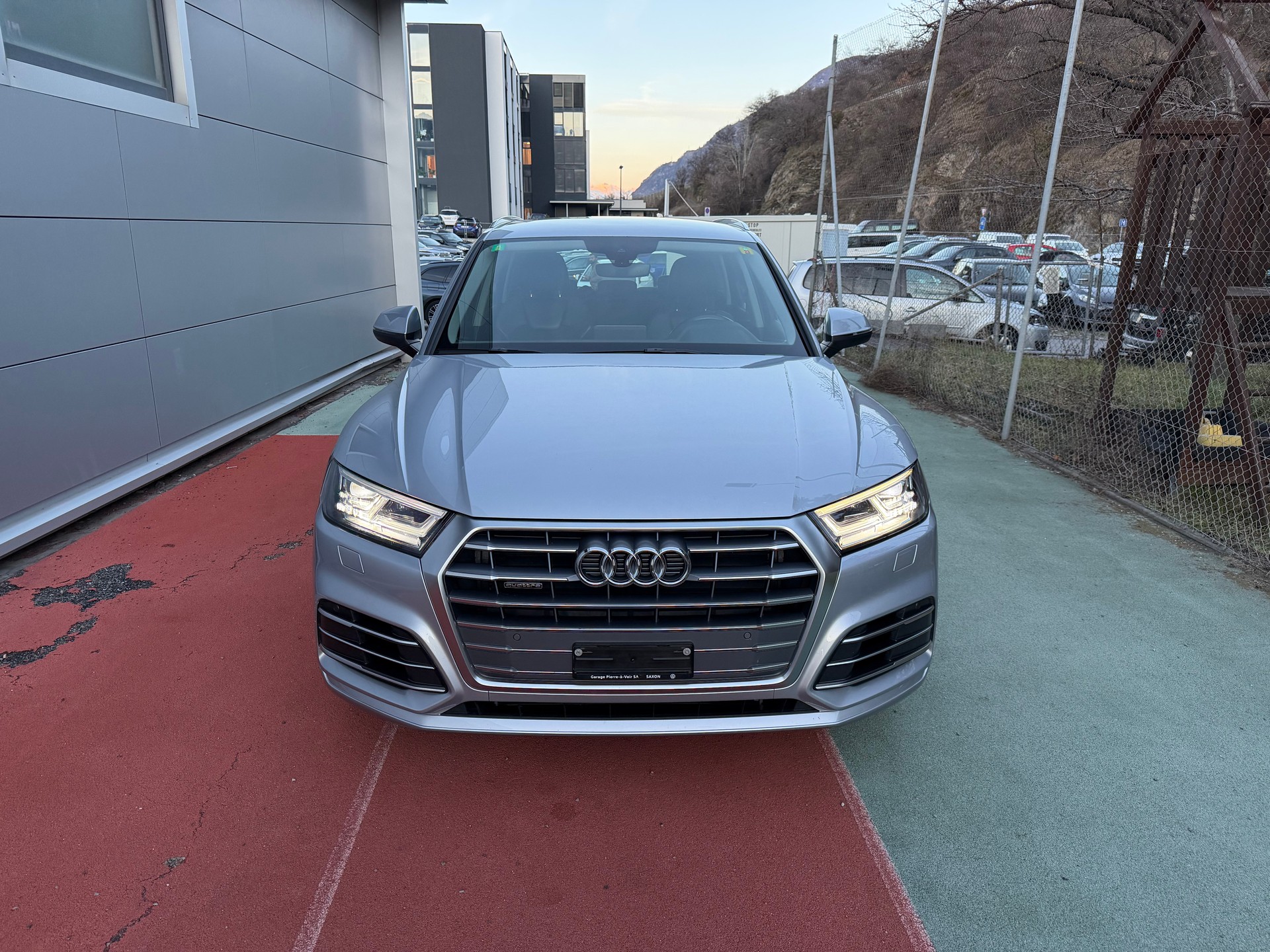 AUDI Q5 2.0 TFSI quattro S-tronic-image-2