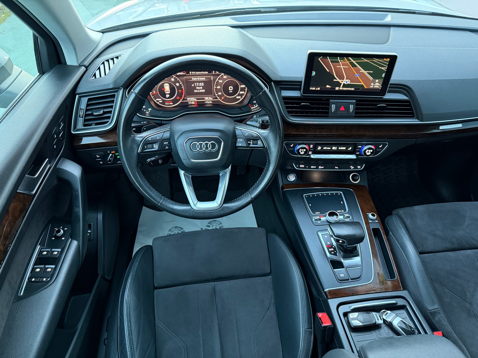 AUDI Q5 2.0 TFSI quattro S-tronic-image-7