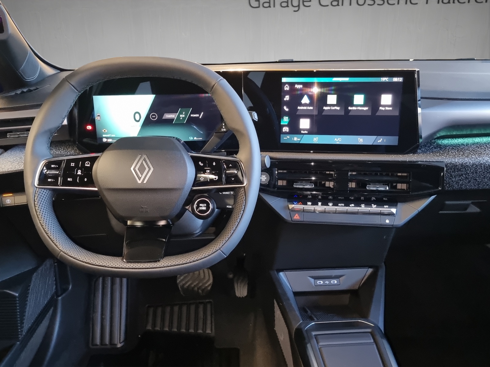 RENAULT Clio 1.8 E-Tech techno-image-8
