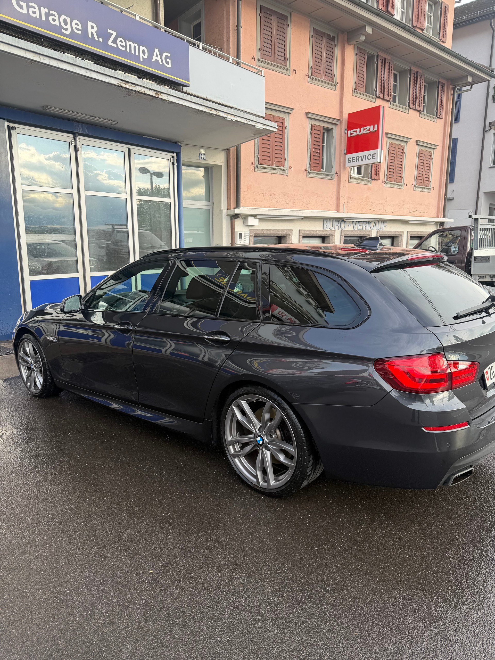 BMW M550d xDrive Touring Steptronic-image-5