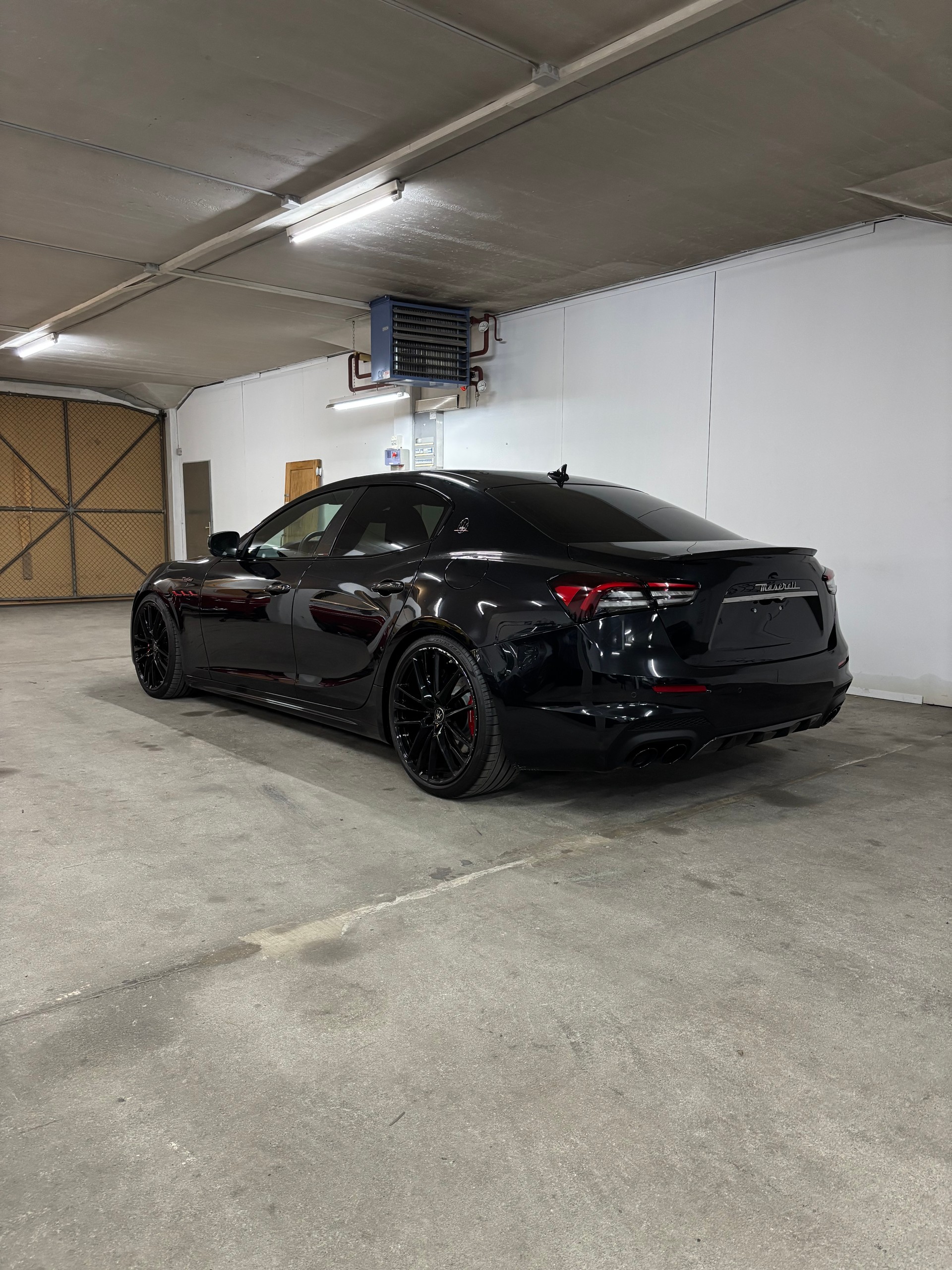 MASERATI Ghibli Trofeo 3.8 V8 Automatica-image-5