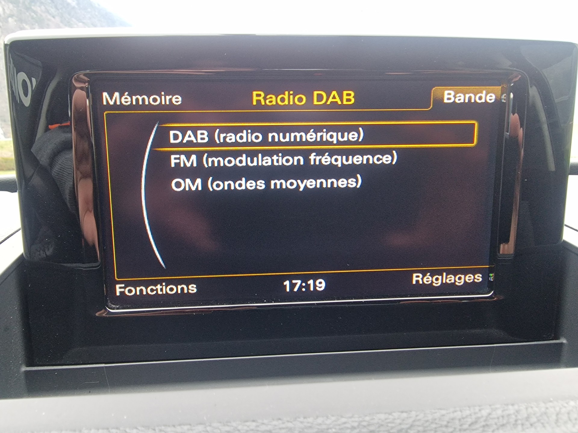 AUDI Q3 1.4 TFSI ultra-image-11