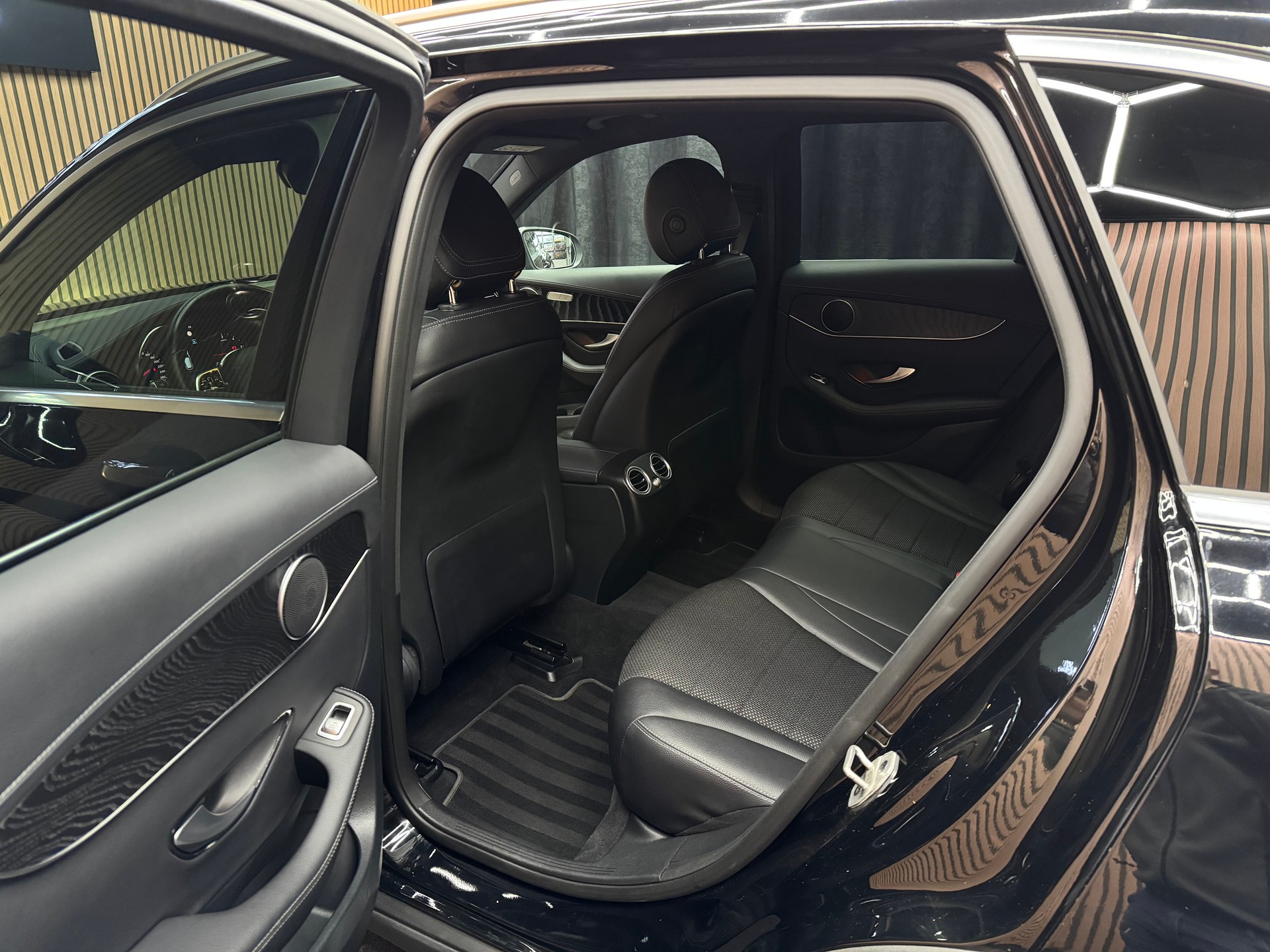 MERCEDES-BENZ GLC 220 d 4m | 1 Jahr Garantie | Facelift | *ab CHF 289.-/ Monat*-image-11