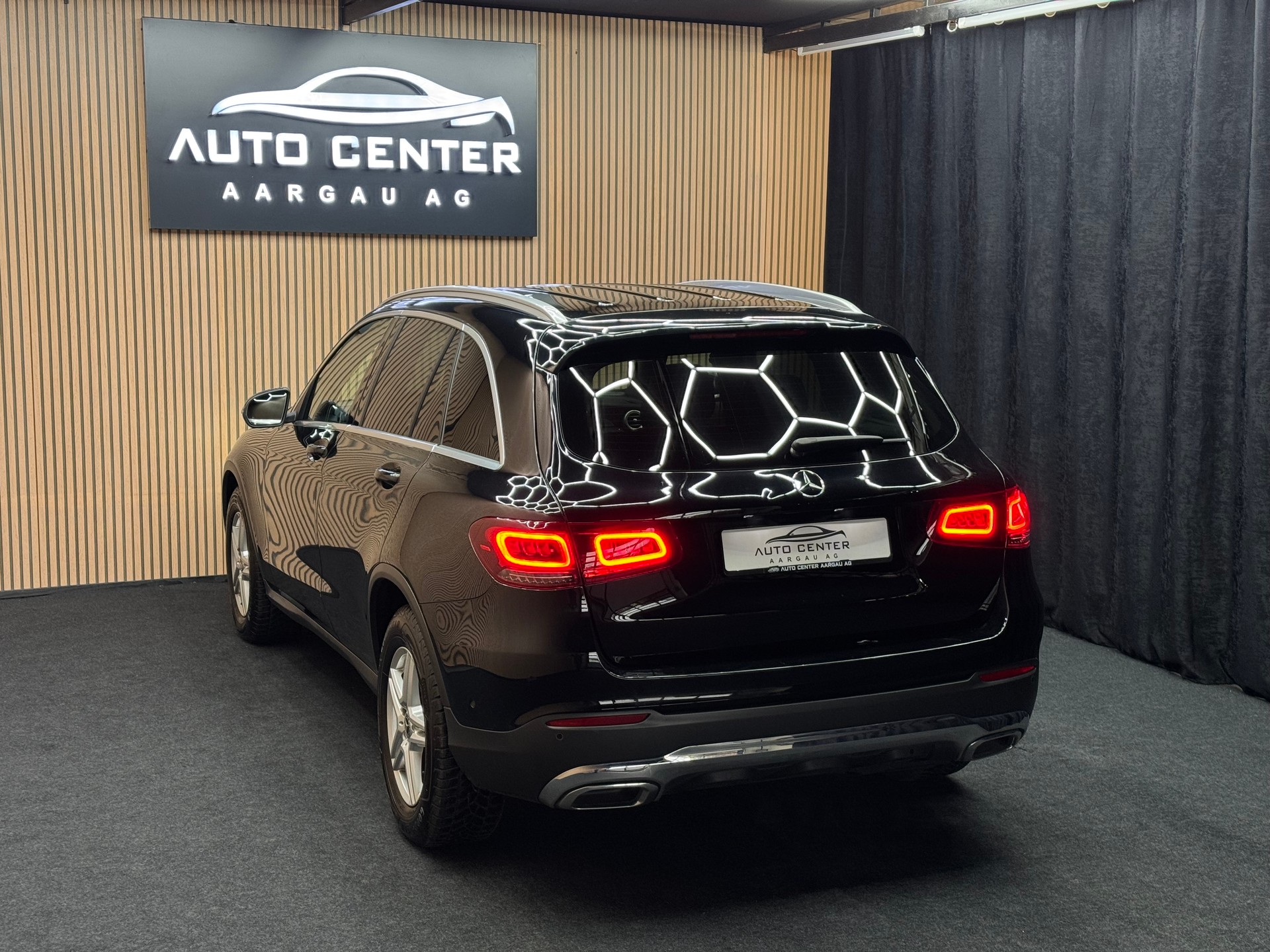 MERCEDES-BENZ GLC 220 d 4m | 1 Jahr Garantie | Facelift | *ab CHF 289.-/ Monat*-image-3