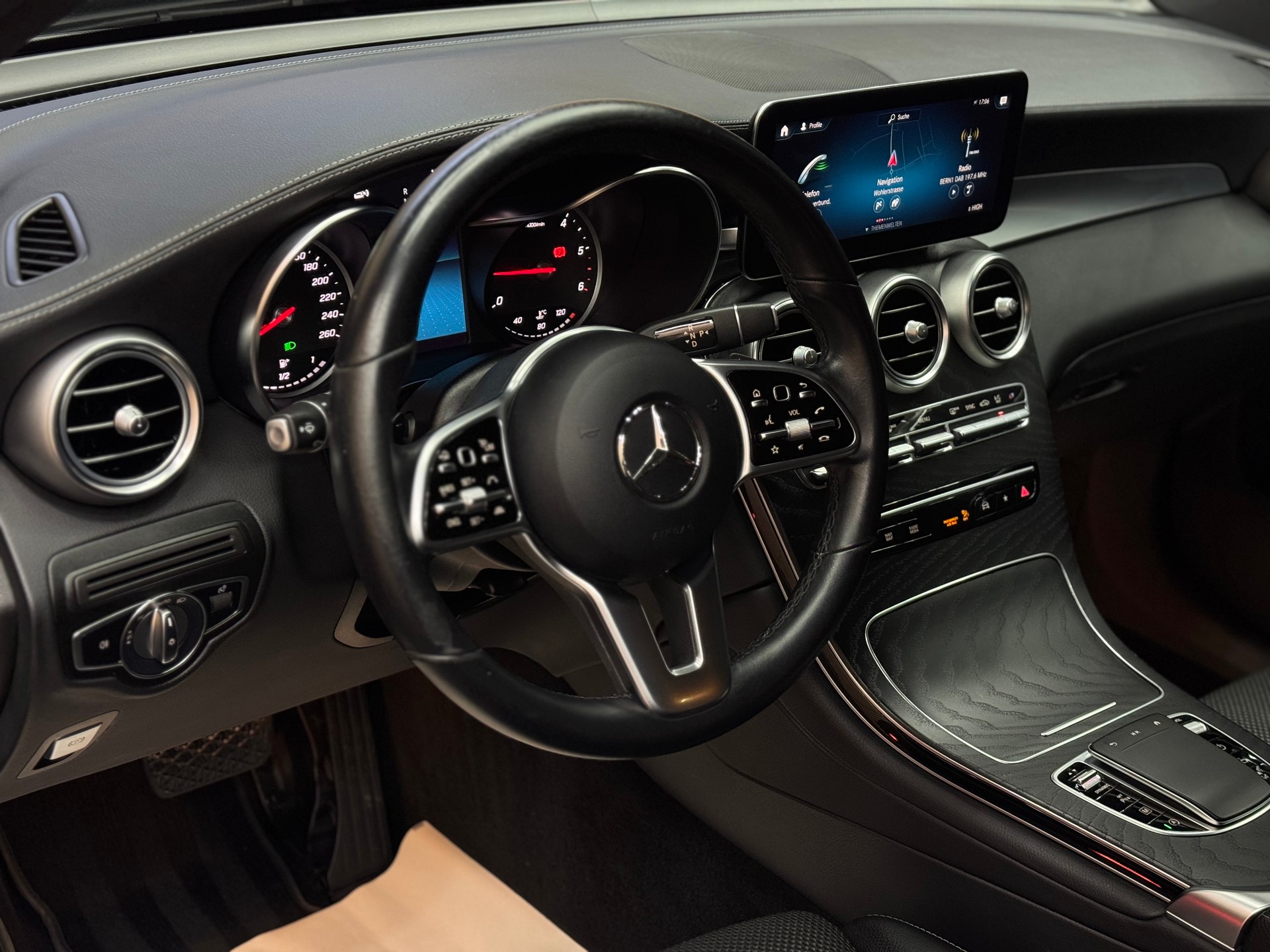 MERCEDES-BENZ GLC 220 d 4m | 1 Jahr Garantie | Facelift | *ab CHF 289.-/ Monat*-image-9