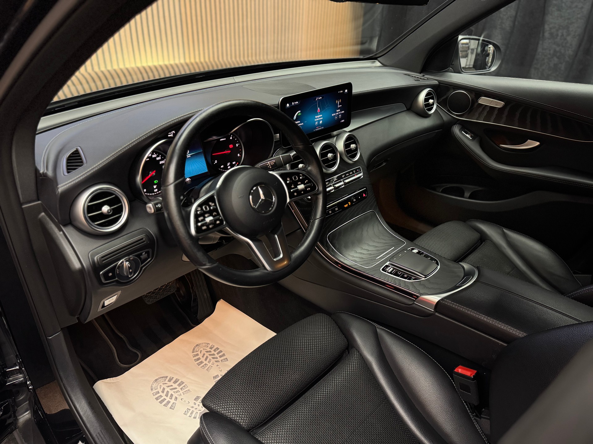 MERCEDES-BENZ GLC 220 d 4m | 1 Jahr Garantie | Facelift | *ab CHF 289.-/ Monat*-image-8
