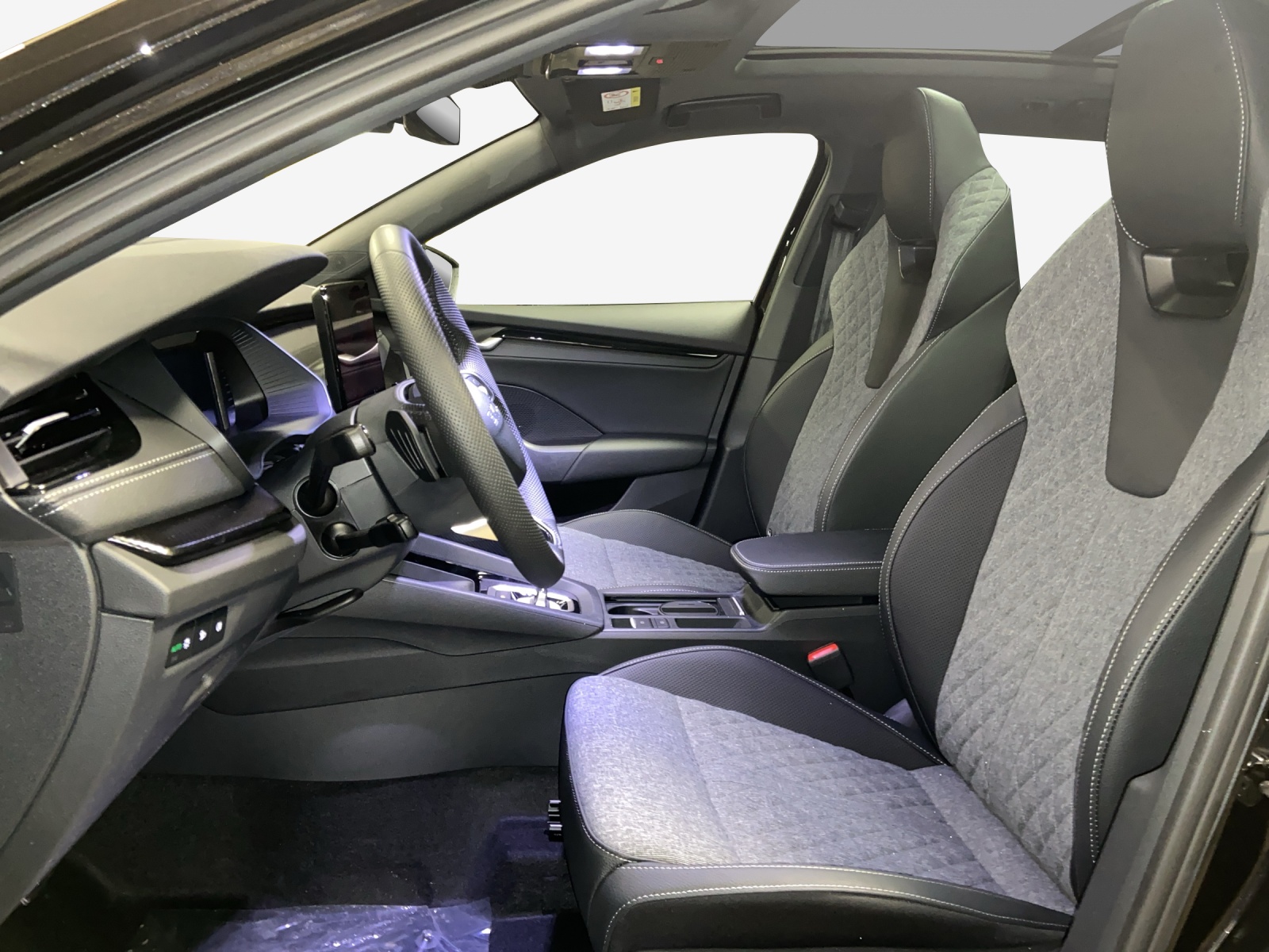 SKODA Octavia Combi 2.0 TSI DSG Dynamic 4x4-image-7
