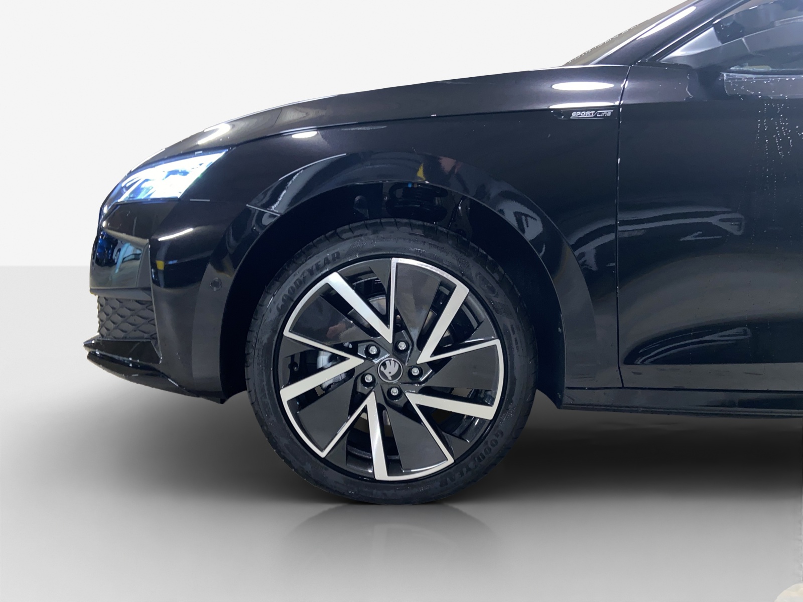 SKODA Octavia Combi 2.0 TSI DSG Dynamic 4x4-image-14